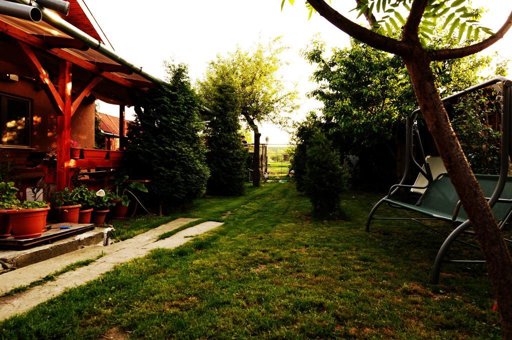 Route 66 Hotel Hateg Ngoại thất bức ảnh